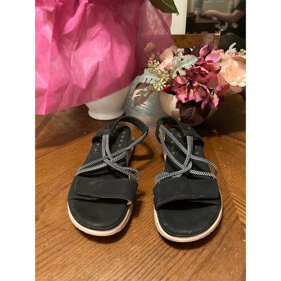 Shoes - Sandals